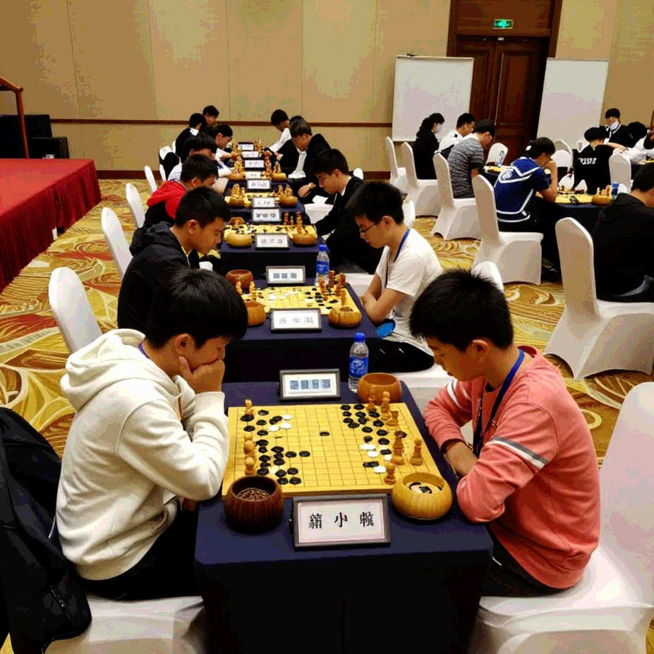 Tàn cuộc trong im lặng: Karsten Müller và con đường của thế hệ cờ vua nữ Việt Nam